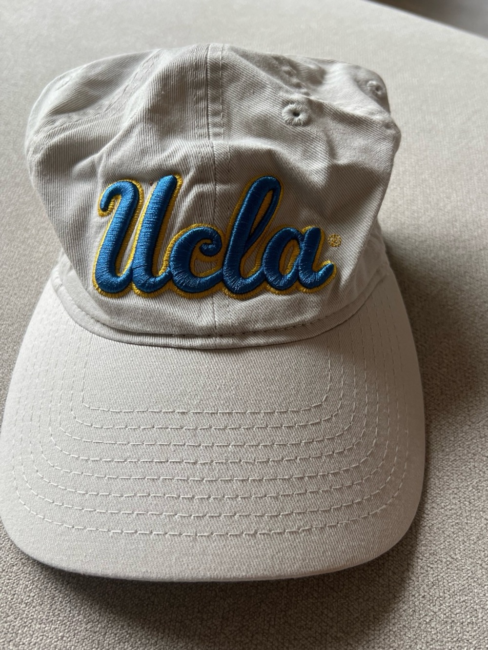 New Era UCLA beige cap